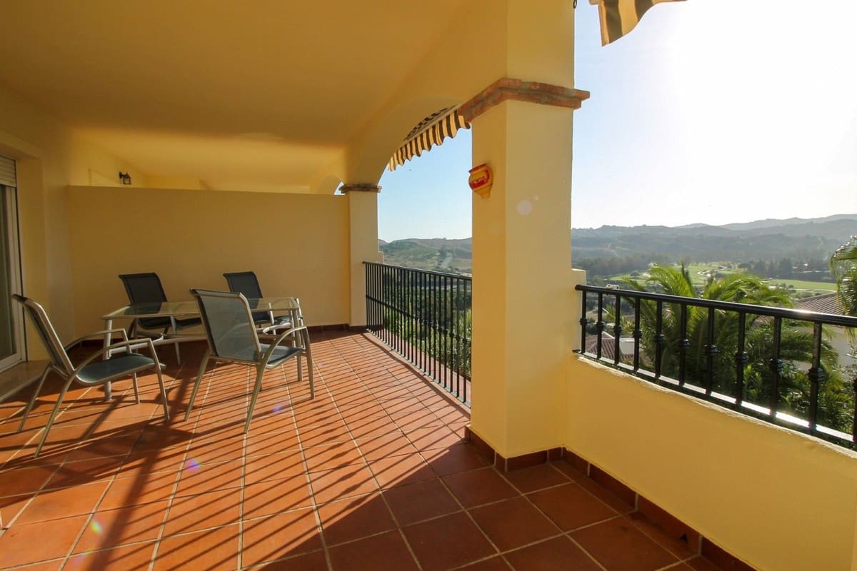 2 bedroom Apartment for sale in Mijas Golf with pool garage - € 329,000 (Ref: 9396194)