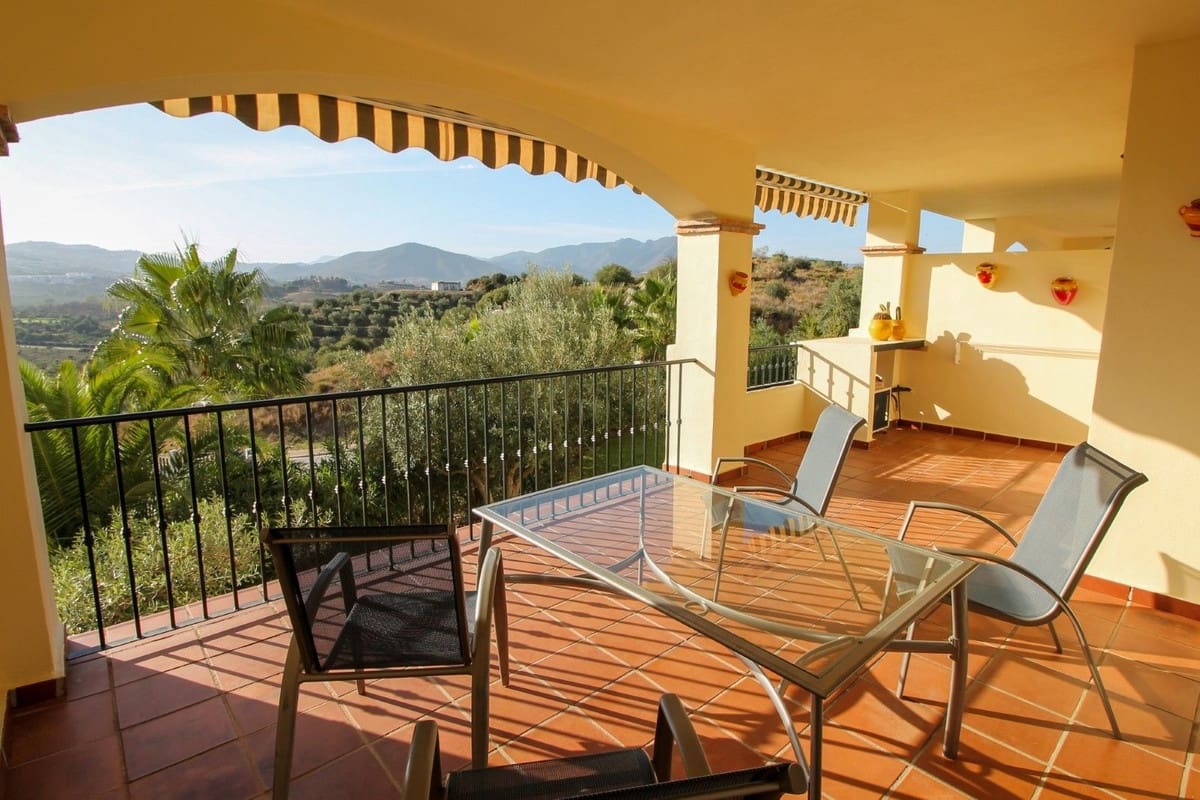 2 bedroom Apartment for sale in Mijas Golf with pool garage - € 329,000 (Ref: 9396194)