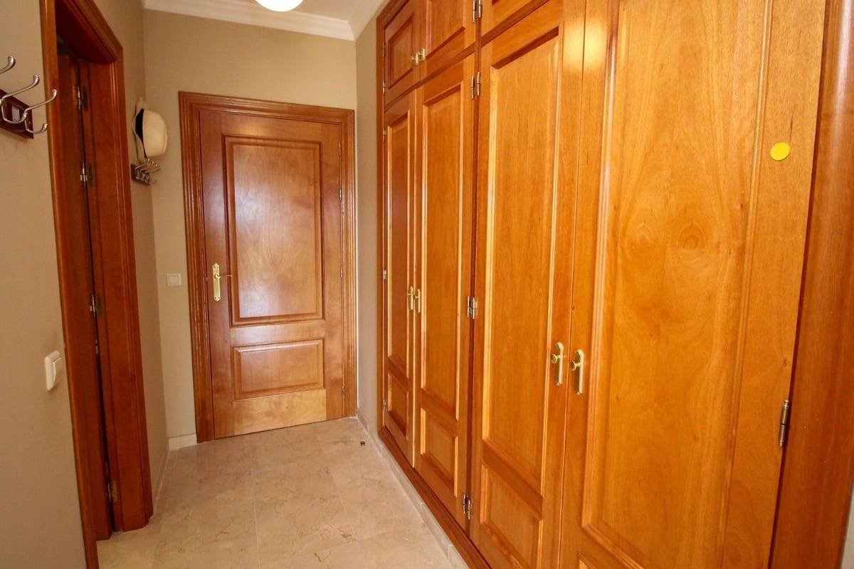 2 bedroom Apartment for sale in Mijas Golf with pool garage - € 329,000 (Ref: 9396194)