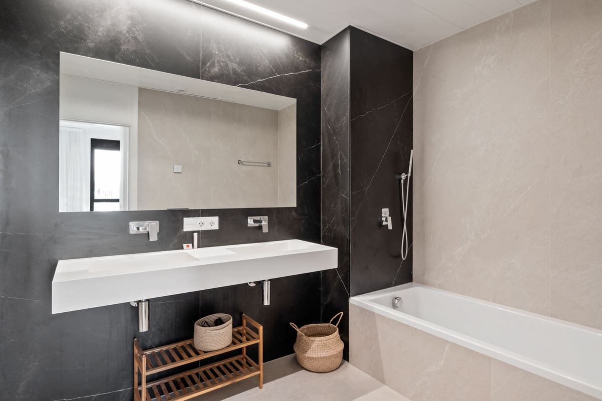 3 makuuhuone Huoneisto myytävänä paikassa Torremolinos mukana uima-altaan 
autotalli - 1 250 000 € (Ref: 9396645)