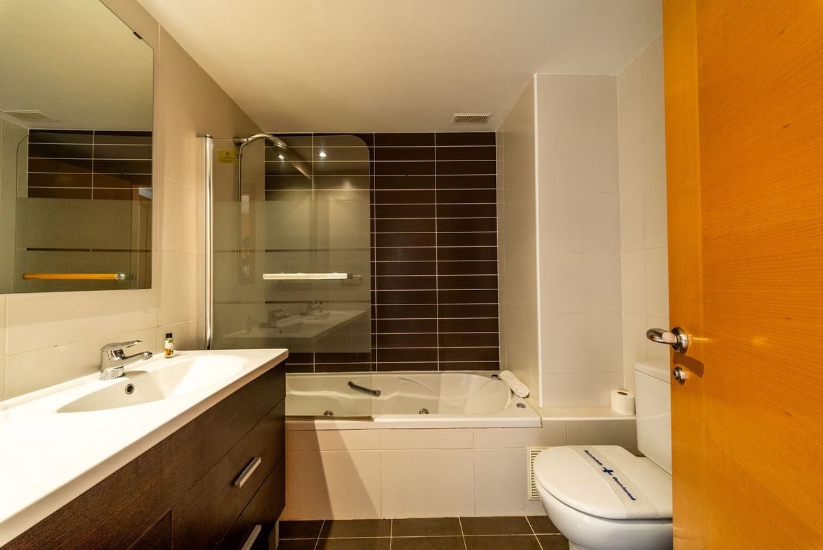 2 soveværelse Lejlighed til salg i Riviera del Sol med swimmingpool garage - € 310.000 (Ref: 9398751)