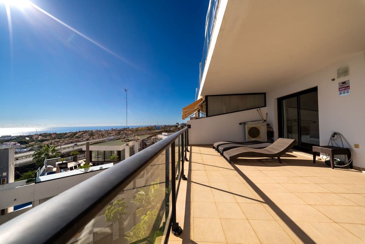 2 soveværelse Lejlighed til salg i Riviera del Sol med swimmingpool garage - € 310.000 (Ref: 9398751)