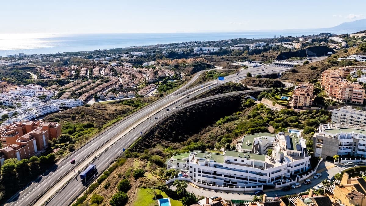 2 soveværelse Lejlighed til salg i Riviera del Sol med swimmingpool garage - € 310.000 (Ref: 9398751)