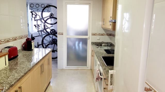 3 makuuhuone Huoneisto myytävänä paikassa Benalmádena mukana uima-altaan 
autotalli - 369 000 € (Ref: 9399662)