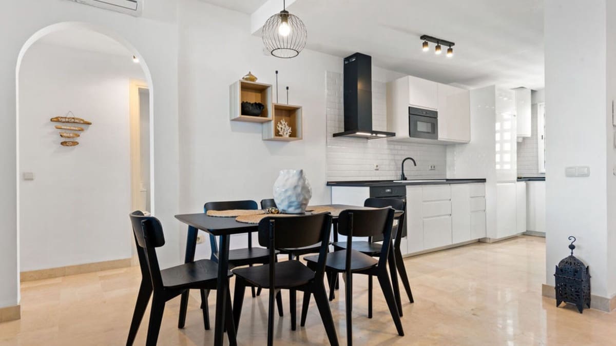 2 Zimmer Apartment zu verkaufen in Calahonda mit Pool Garage - 320.000 € (Ref: 9399668)