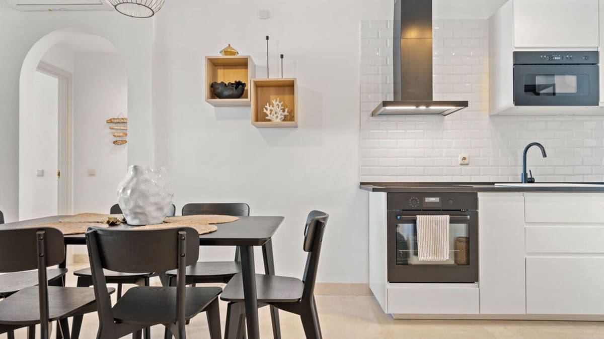 2 Zimmer Apartment zu verkaufen in Calahonda mit Pool Garage - 320.000 € (Ref: 9399668)