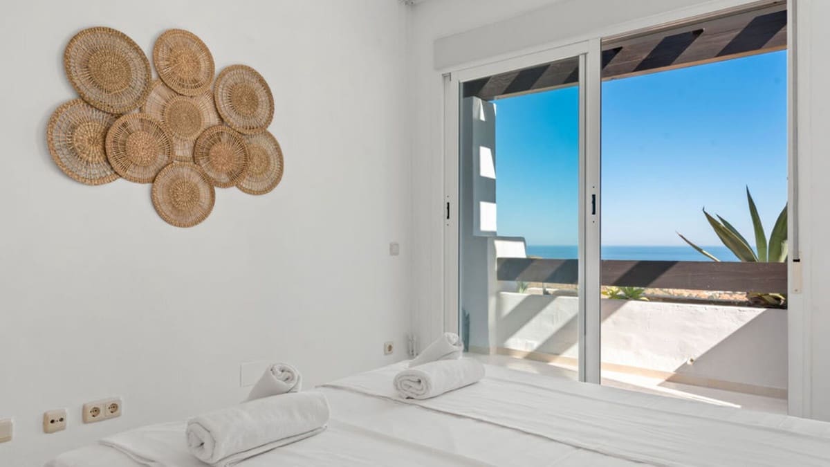 2 Zimmer Apartment zu verkaufen in Calahonda mit Pool Garage - 320.000 € (Ref: 9399668)