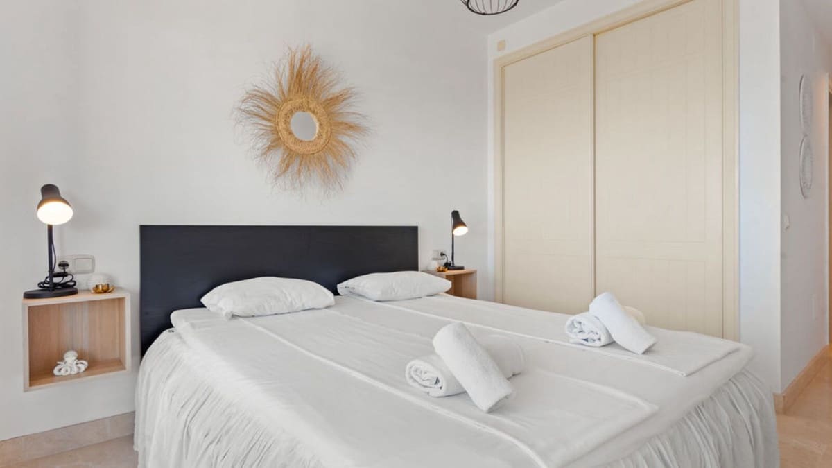 2 Zimmer Apartment zu verkaufen in Calahonda mit Pool Garage - 320.000 € (Ref: 9399668)