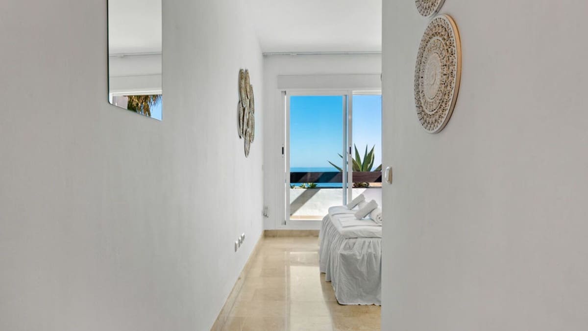 2 Zimmer Apartment zu verkaufen in Calahonda mit Pool Garage - 320.000 € (Ref: 9399668)