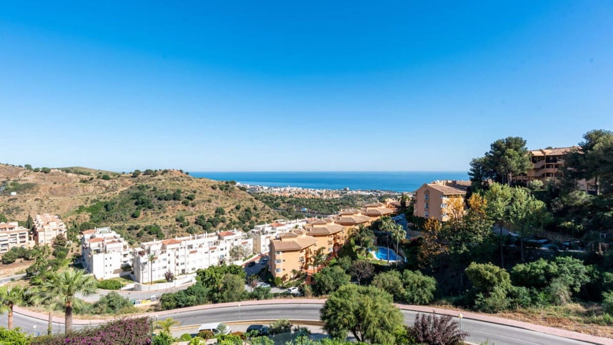 2 Zimmer Apartment zu verkaufen in Calahonda mit Pool Garage - 320.000 € (Ref: 9399668)