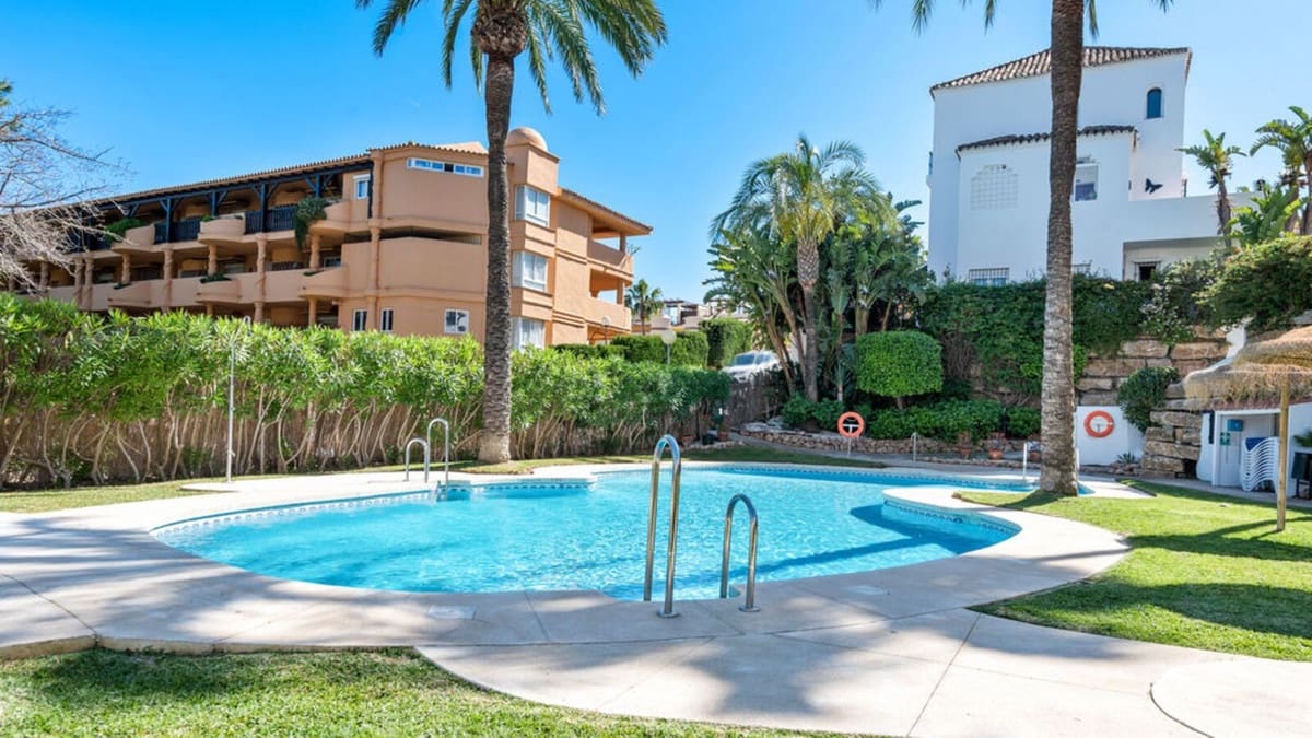 2 Zimmer Apartment zu verkaufen in Calahonda mit Pool Garage - 320.000 € (Ref: 9399668)