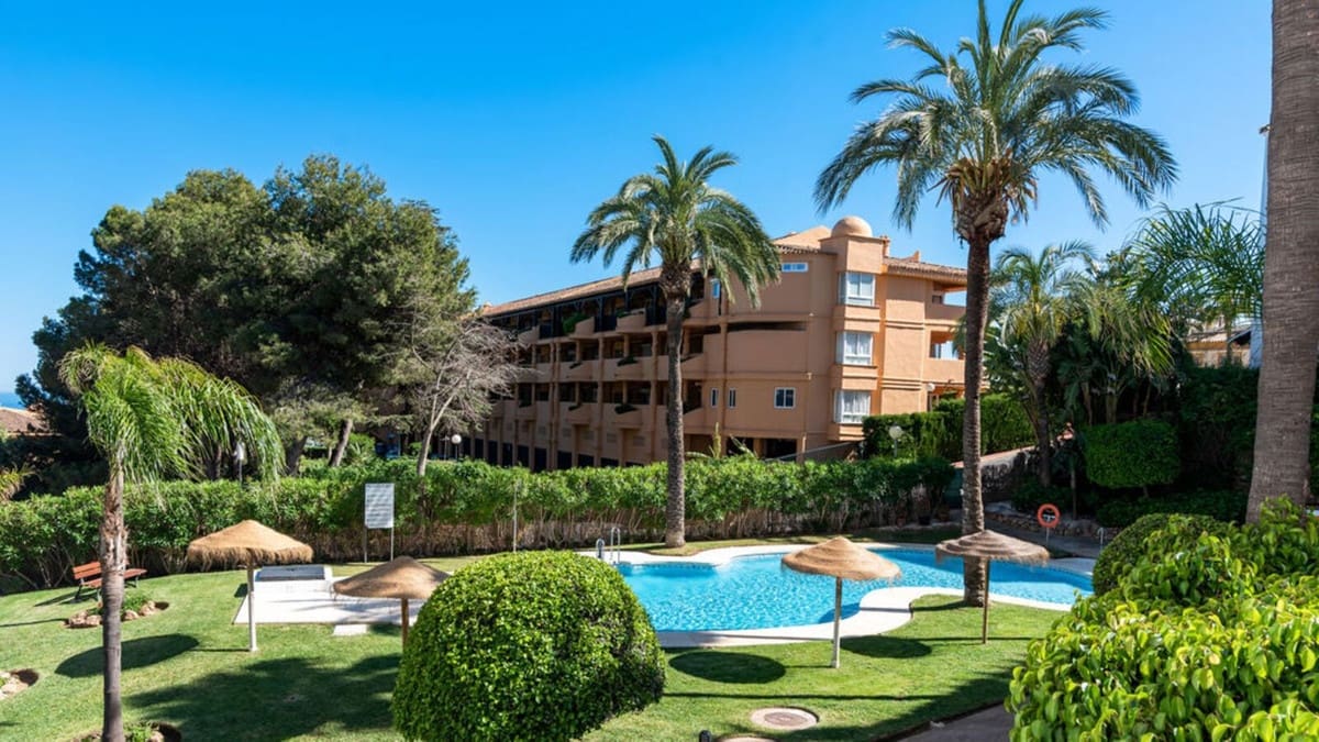 2 Zimmer Apartment zu verkaufen in Calahonda mit Pool Garage - 320.000 € (Ref: 9399668)