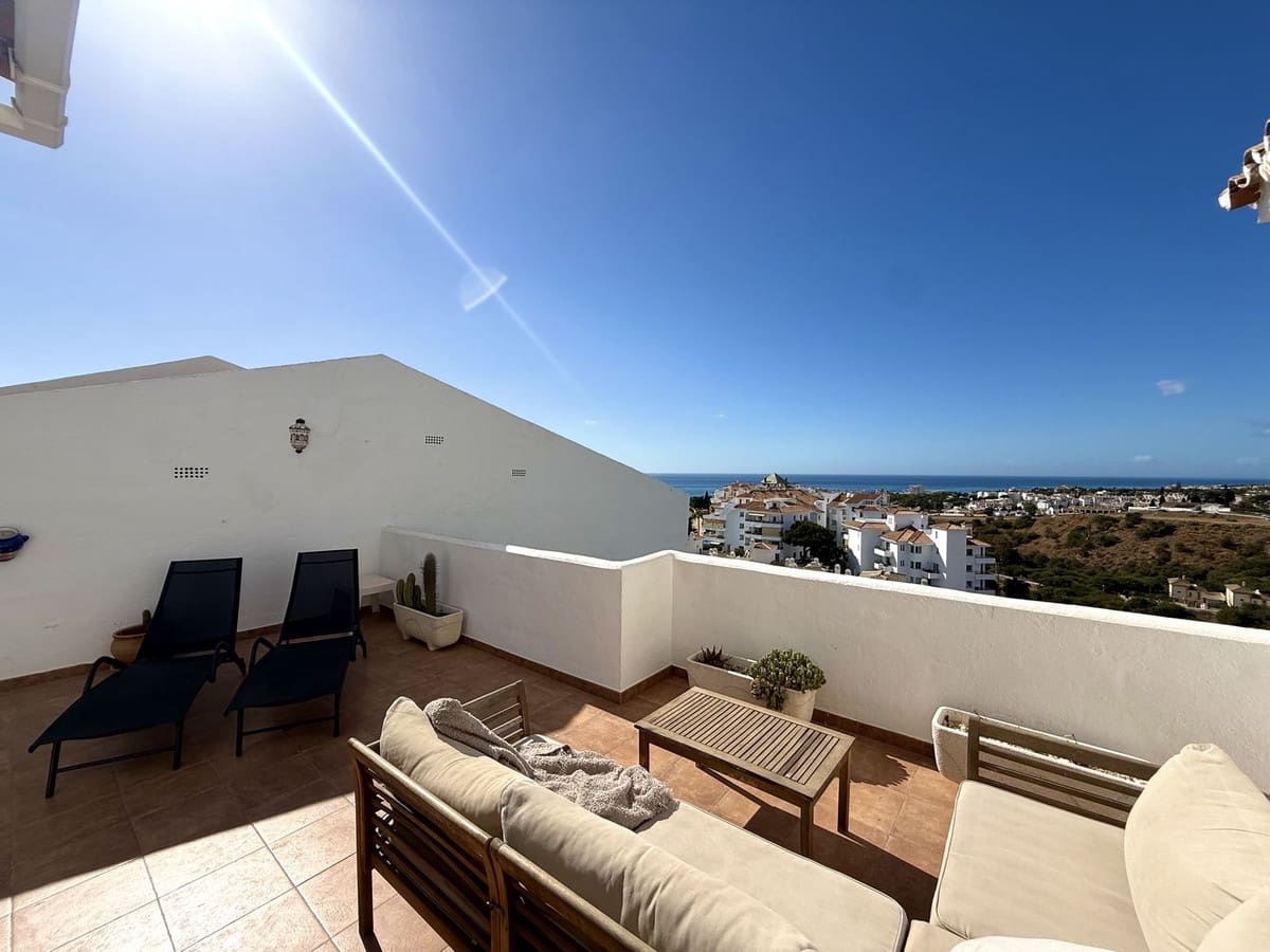 3 slaapkamer Penthouse te koop in Riviera del Sol met zwembad - € 429.000 (Ref: 9399980)