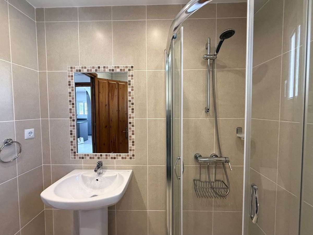 3 slaapkamer Penthouse te koop in Riviera del Sol met zwembad - € 429.000 (Ref: 9399980)