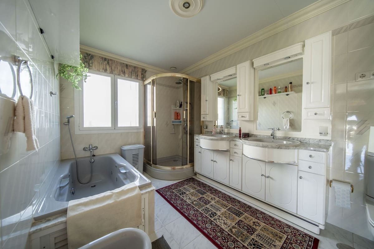 4 sypialnia Willa na sprzedaż w Puerto de la Torre z basenem garażem - 1 100 000 € (Ref: 9400027)