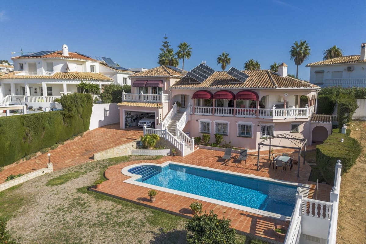 4 sypialnia Willa na sprzedaż w Puerto de la Torre z basenem garażem - 1 100 000 € (Ref: 9400027)