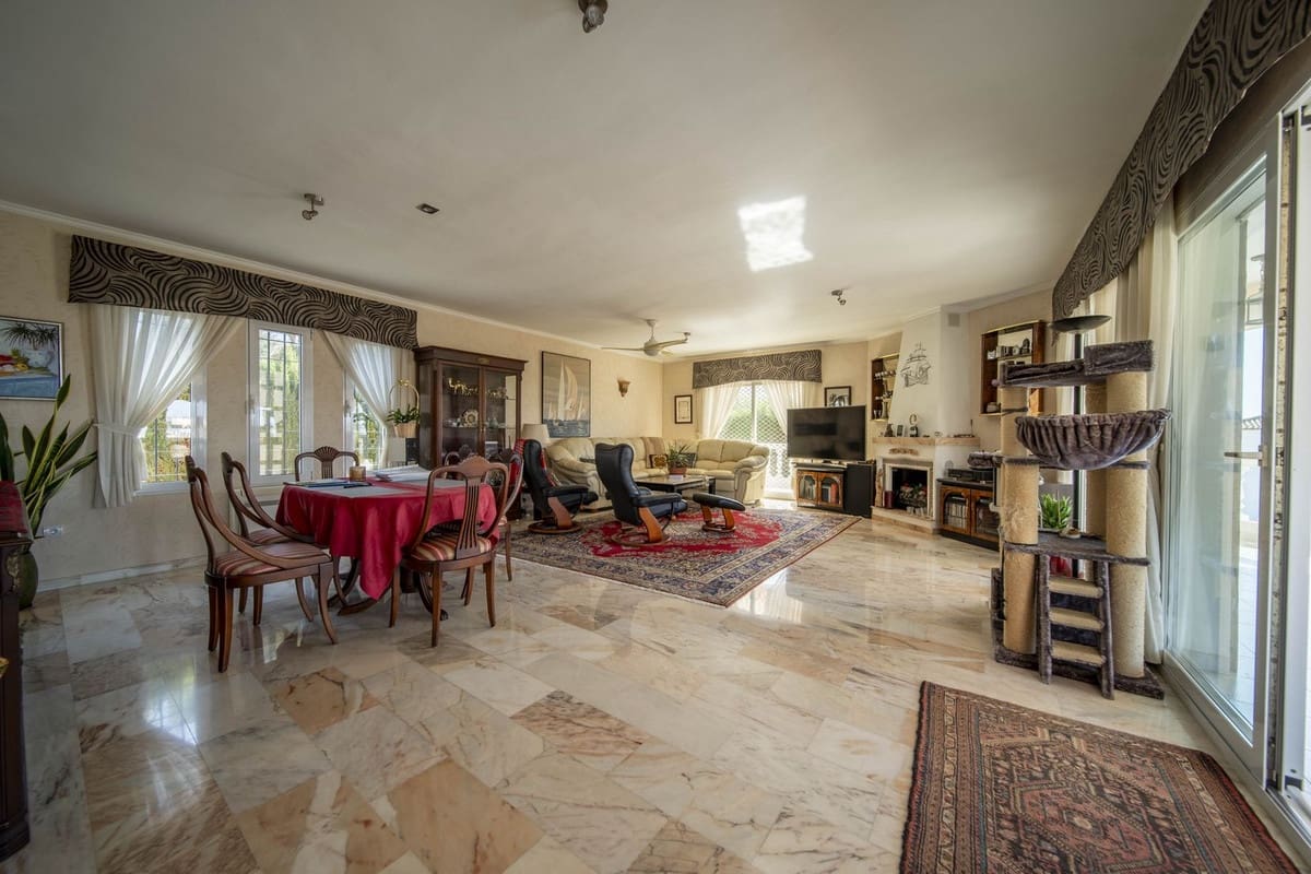 4 sypialnia Willa na sprzedaż w Puerto de la Torre z basenem garażem - 1 100 000 € (Ref: 9400027)