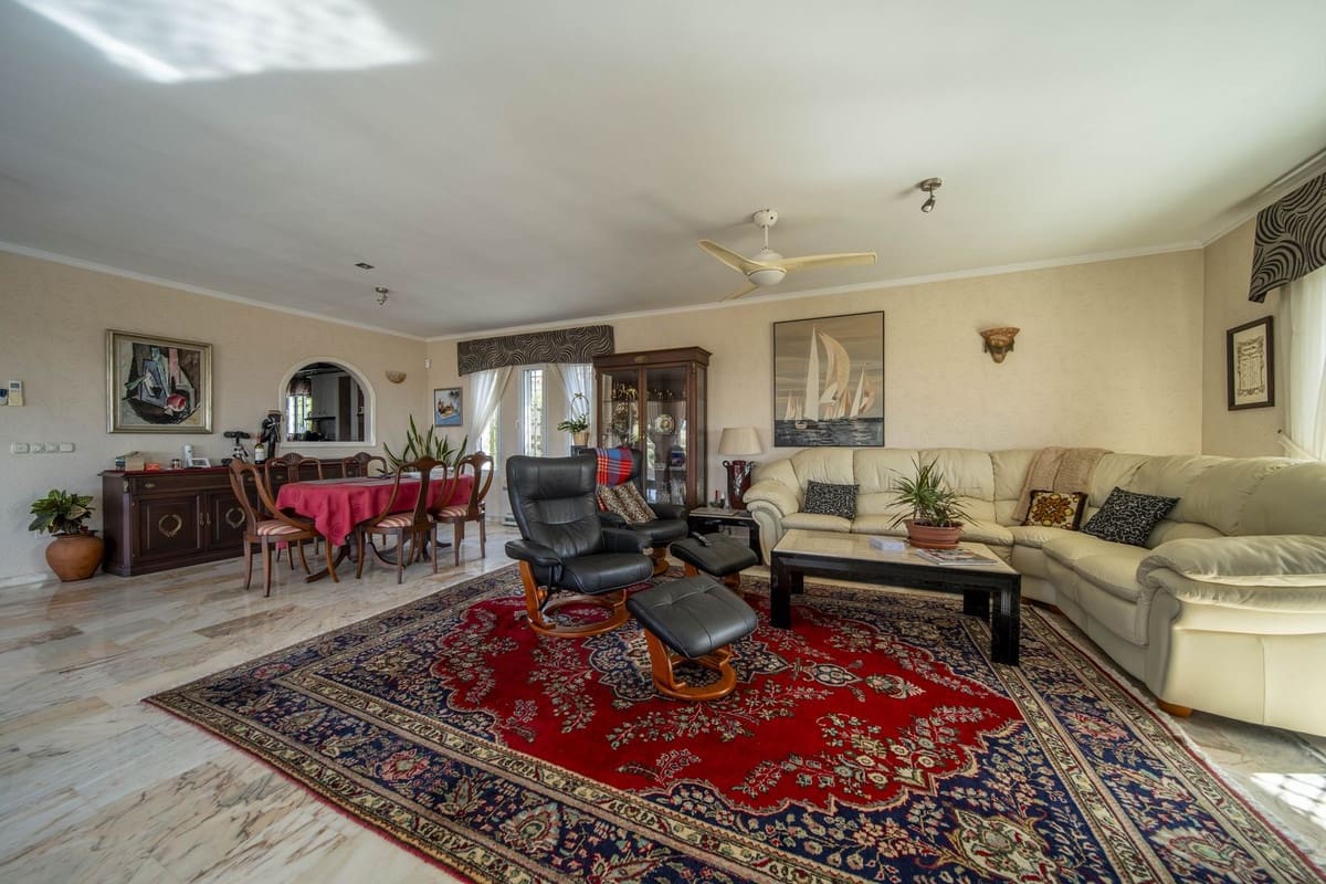 4 sypialnia Willa na sprzedaż w Puerto de la Torre z basenem garażem - 1 100 000 € (Ref: 9400027)