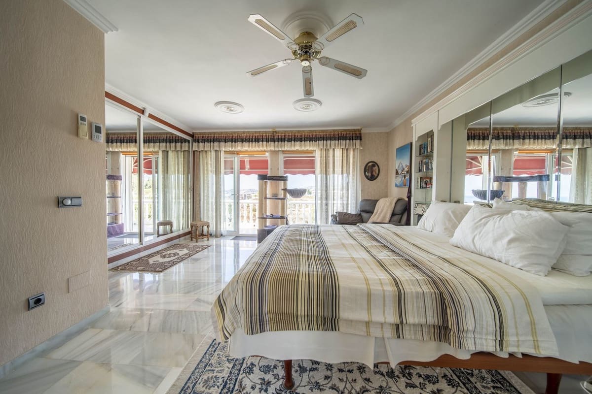 4 sypialnia Willa na sprzedaż w Puerto de la Torre z basenem garażem - 1 100 000 € (Ref: 9400027)