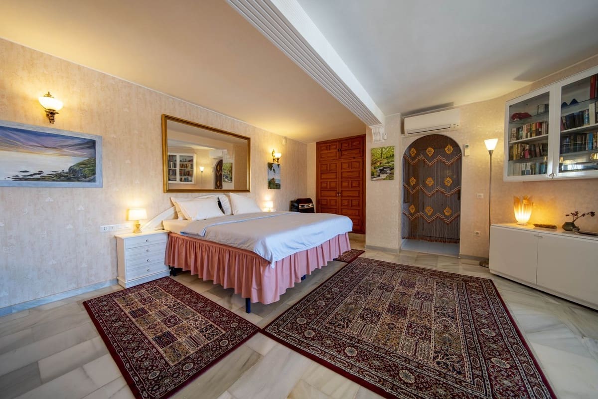 4 sypialnia Willa na sprzedaż w Puerto de la Torre z basenem garażem - 1 100 000 € (Ref: 9400027)