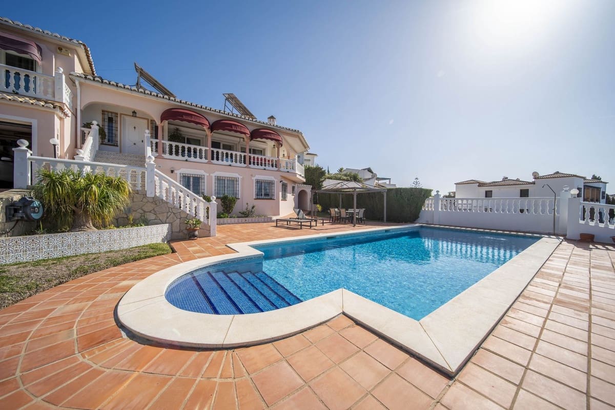 4 sypialnia Willa na sprzedaż w Puerto de la Torre z basenem garażem - 1 100 000 € (Ref: 9400027)