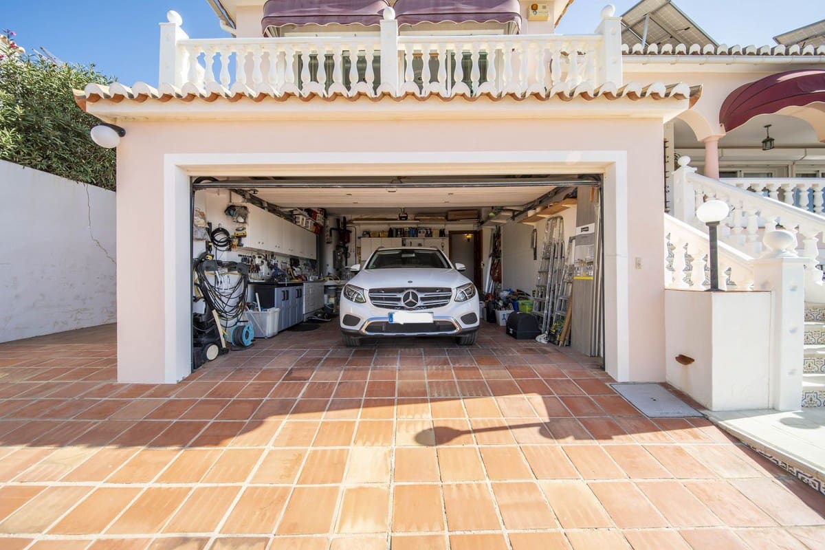 4 sypialnia Willa na sprzedaż w Puerto de la Torre z basenem garażem - 1 100 000 € (Ref: 9400027)