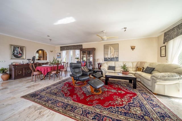 4 soveværelse Villa til salg i El Chaparral, Málaga by med swimmingpool garage - € 1.100.000 (Ref: 9400027)