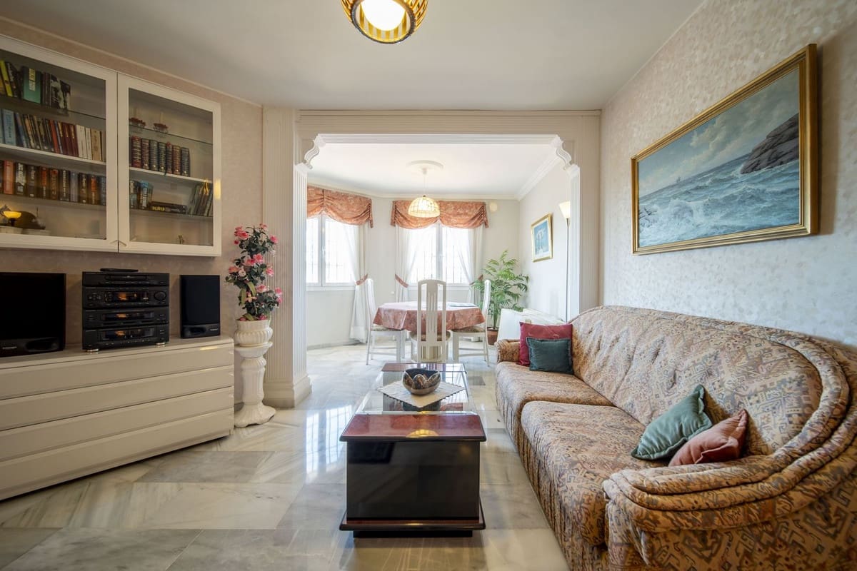 4 sypialnia Willa na sprzedaż w Puerto de la Torre z basenem garażem - 1 100 000 € (Ref: 9400027)