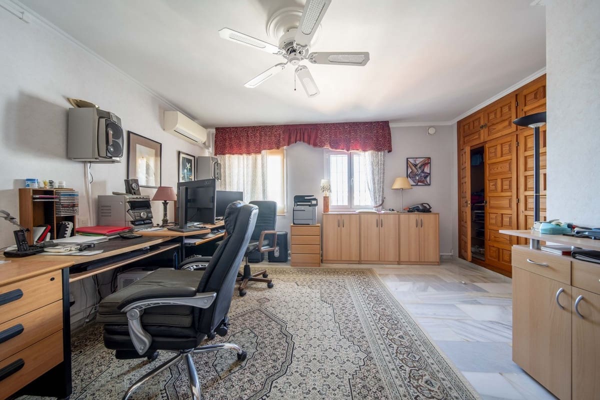 4 sypialnia Willa na sprzedaż w Puerto de la Torre z basenem garażem - 1 100 000 € (Ref: 9400027)