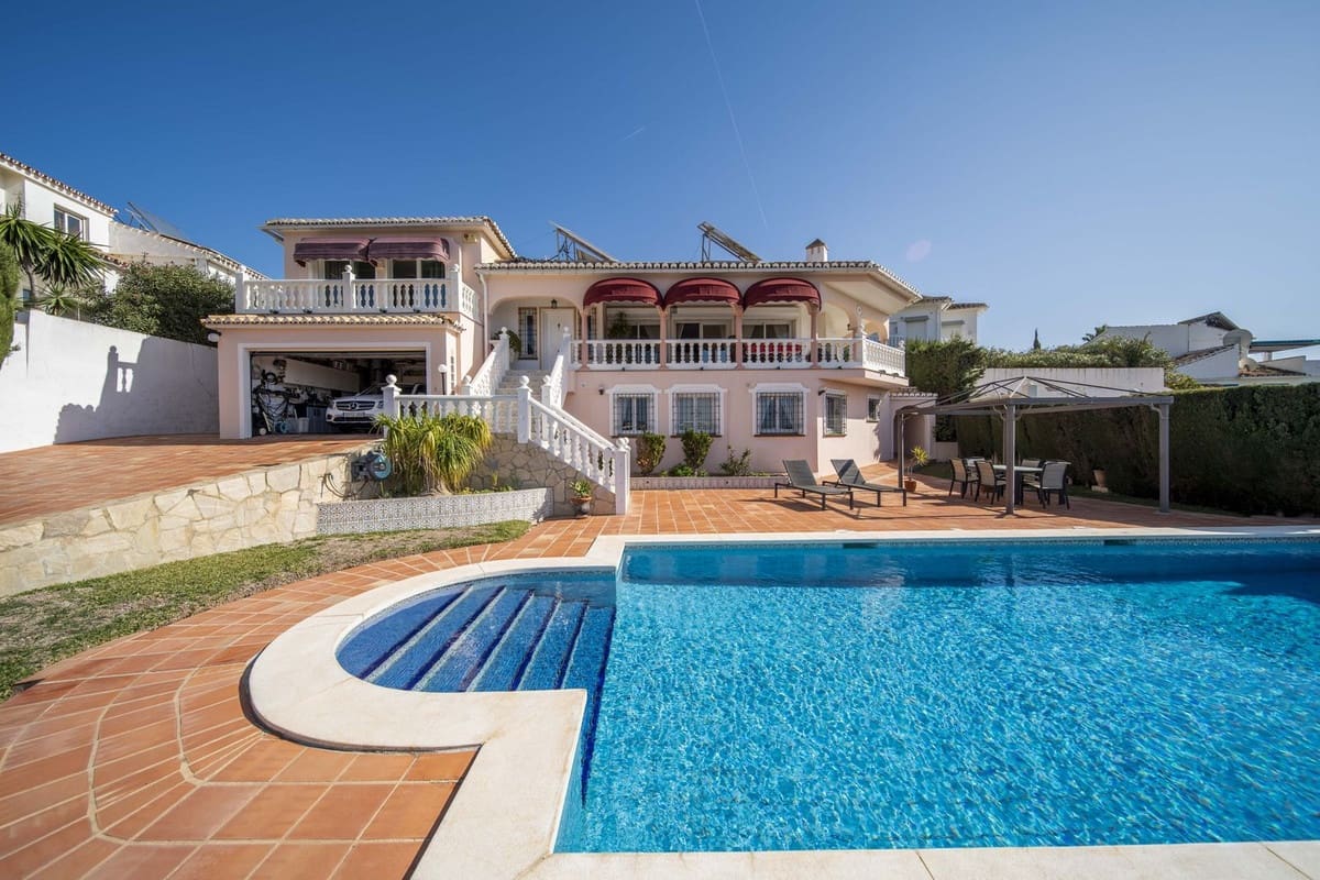 4 sypialnia Willa na sprzedaż w Puerto de la Torre z basenem garażem - 1 100 000 € (Ref: 9400027)