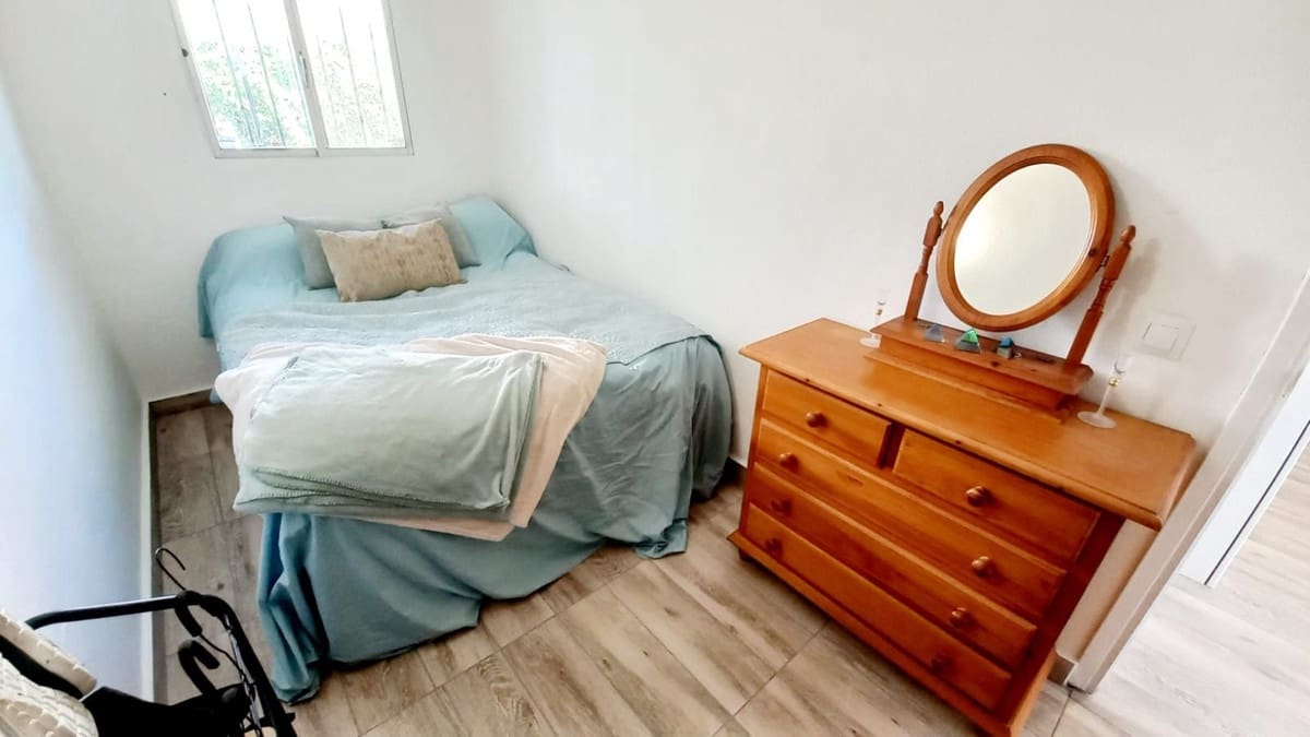 2 bedroom Penthouse for sale in Mijas Costa with pool - € 259,000 (Ref: 9400030)