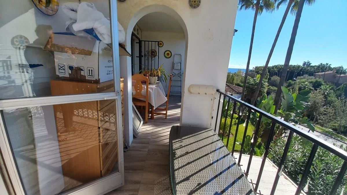 2 bedroom Penthouse for sale in Mijas Costa with pool - € 259,000 (Ref: 9400030)
