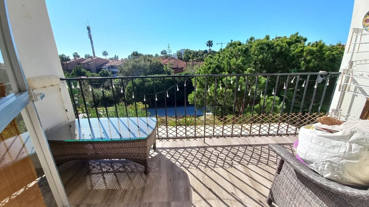 2 bedroom Penthouse for sale in Mijas Costa with pool - € 259,000 (Ref: 9400030)