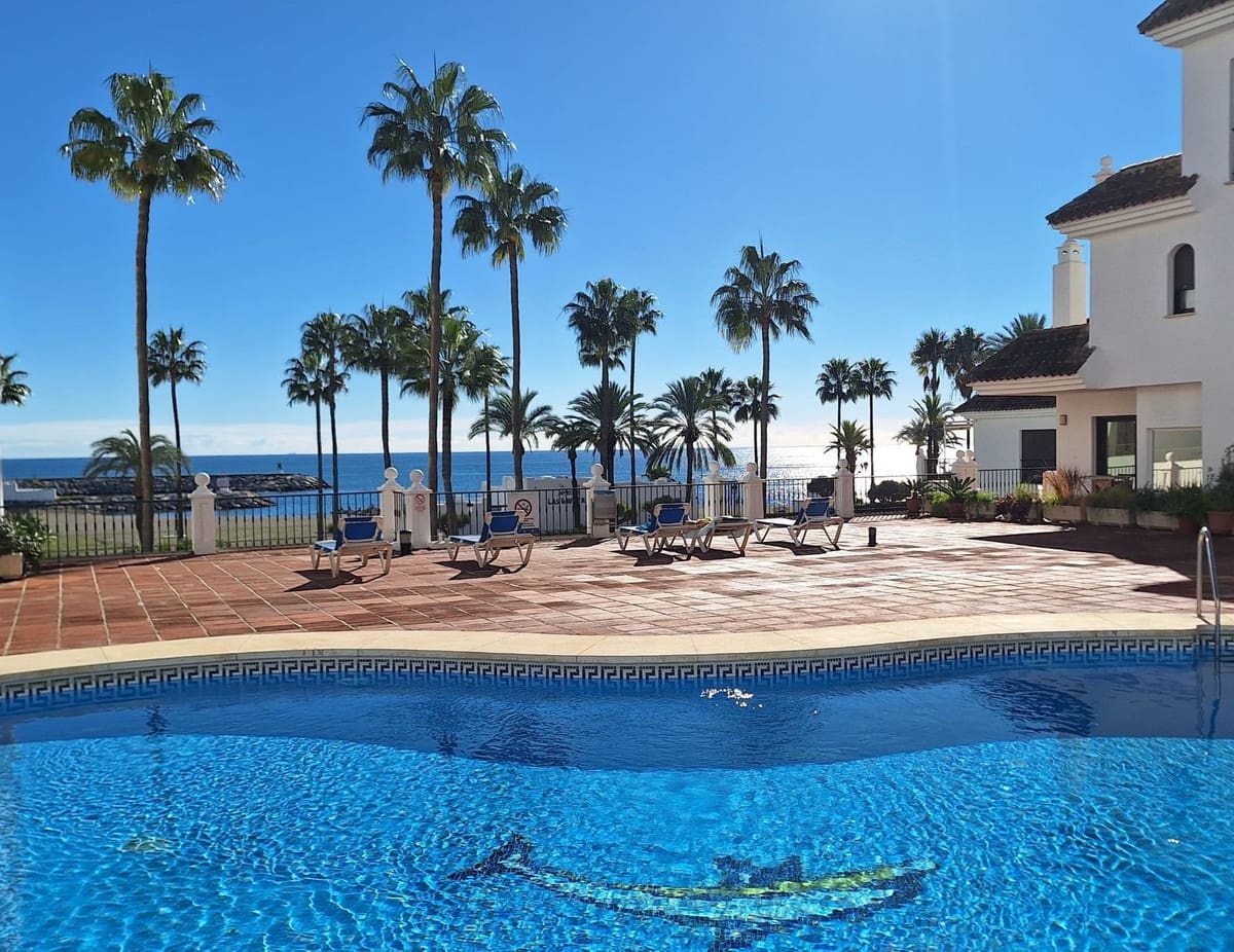 2 chambre Appartement à vendre à La Duquesa / Puerto de la Duquesa avec piscine garage - 470 000 € (Ref: 9402815)