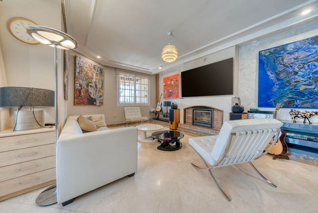 4 chambre Villa/Maison Semi-Mitoyenne à vendre à El Coto, Mijas avec piscine garage - 980 000 € (Ref: 9402816)