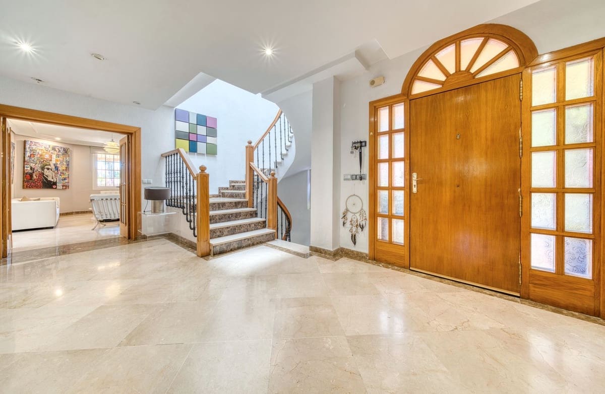 4 chambre Villa/Maison Semi-Mitoyenne à vendre à El Coto avec piscine garage - 980 000 € (Ref: 9402816)