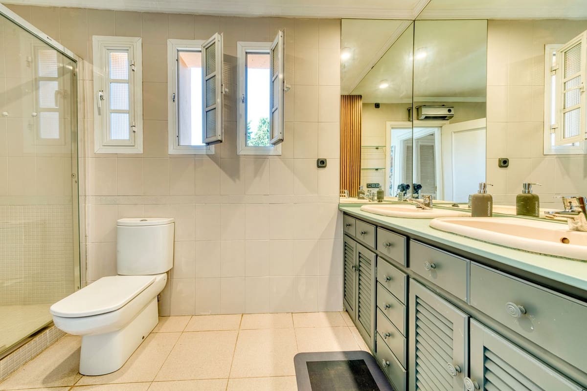 4 chambre Villa/Maison Semi-Mitoyenne à vendre à El Coto avec piscine garage - 980 000 € (Ref: 9402816)