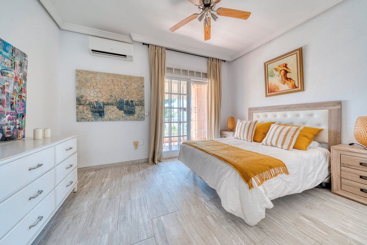 4 chambre Villa/Maison Semi-Mitoyenne à vendre à El Coto avec piscine garage - 980 000 € (Ref: 9402816)