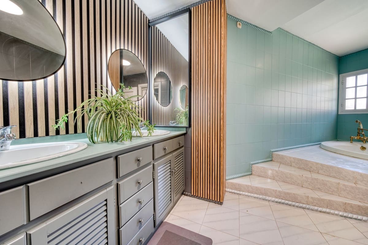 4 chambre Villa/Maison Semi-Mitoyenne à vendre à El Coto avec piscine garage - 980 000 € (Ref: 9402816)