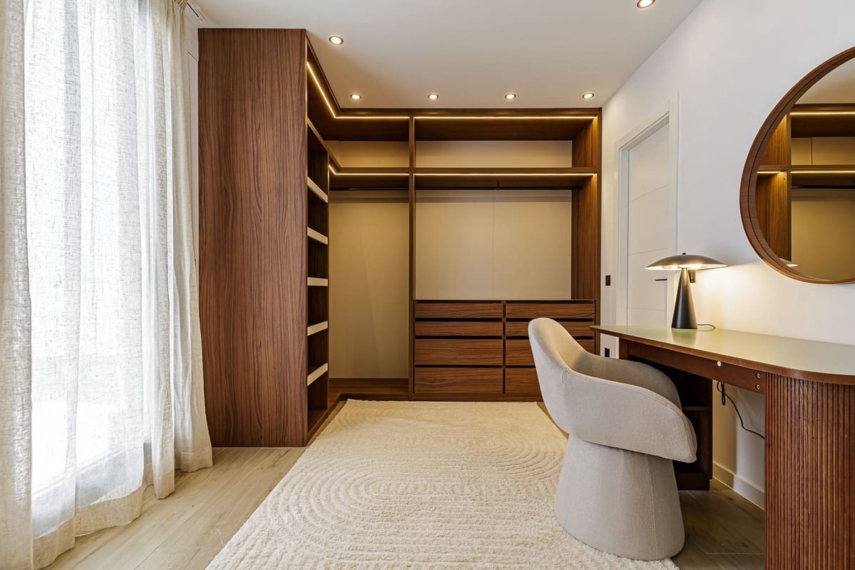 4 soverom Kjedet enebolig til salgs i Benalmadena med svømmebasseng garasje - € 19 695 000 (Ref: 9402817)