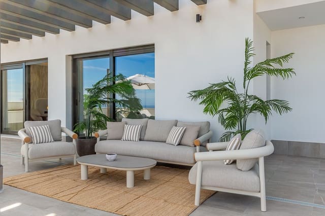 4 soveværelse Semi-Rækkehus til salg i Benalmádena med swimmingpool garage - € 19.695.000 (Ref: 9402817)