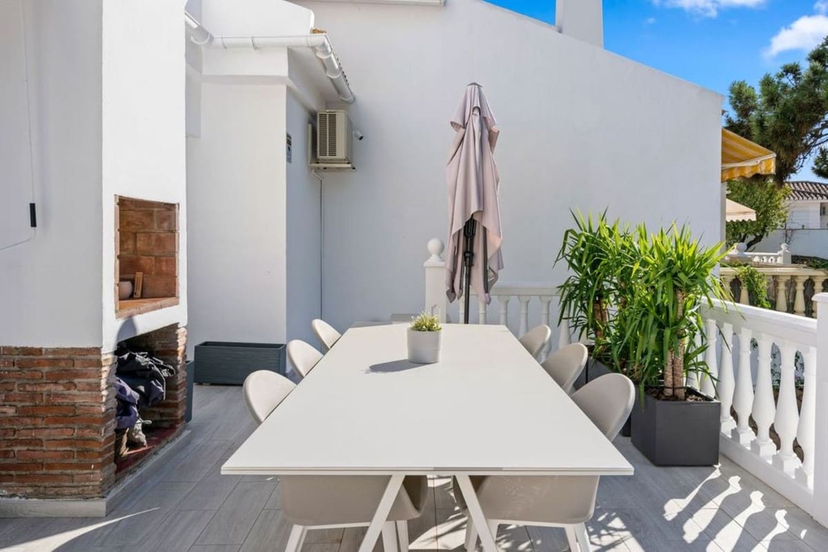 4 Zimmer Haus zu verkaufen in Calahonda mit Pool Garage - 650.000 € (Ref: 9409738)