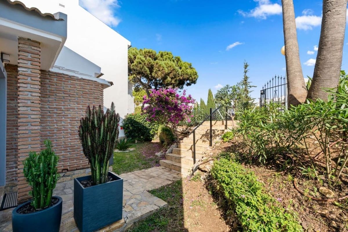 4 Zimmer Haus zu verkaufen in Calahonda mit Pool Garage - 650.000 € (Ref: 9409738)