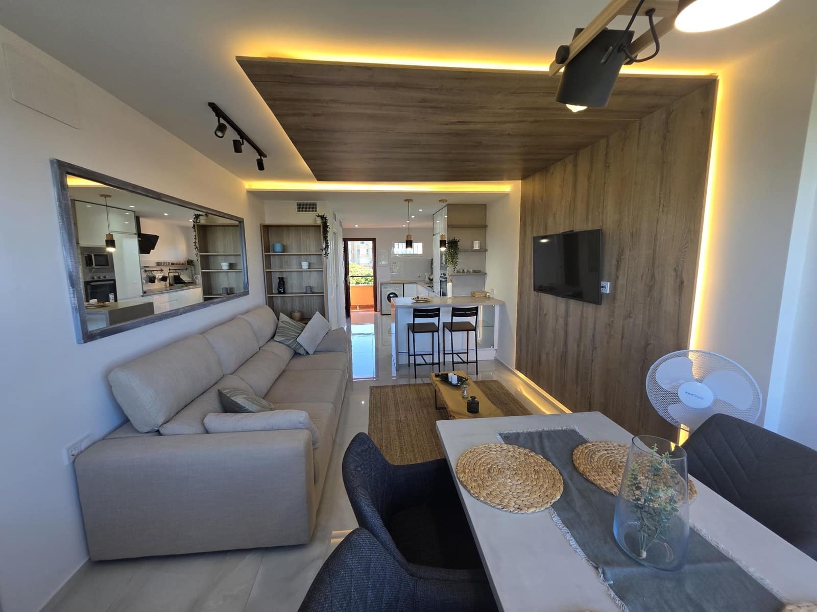 1 soverom Leilighet til salgs i Calypso med svømmebasseng - € 259 000 (Ref: 9417388)