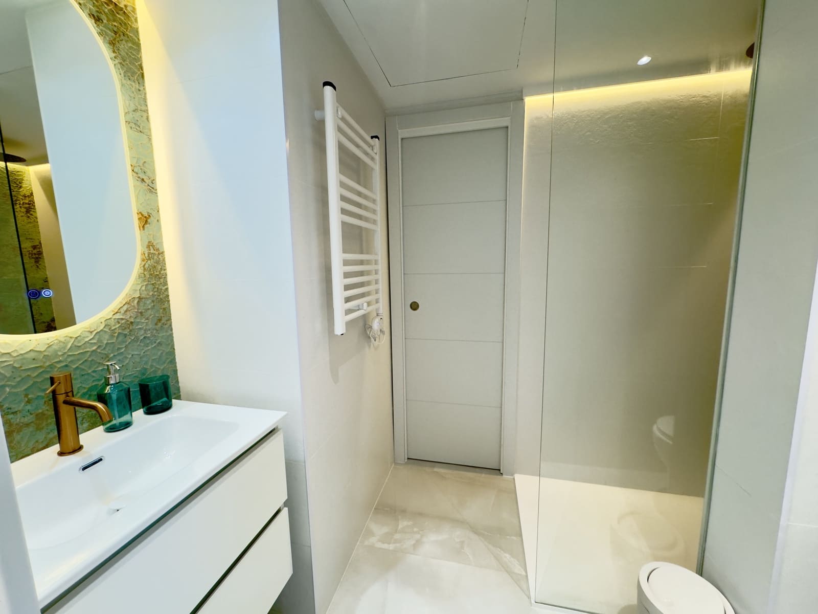 1 soverom Leilighet til salgs i Calypso med svømmebasseng - € 259 000 (Ref: 9417388)