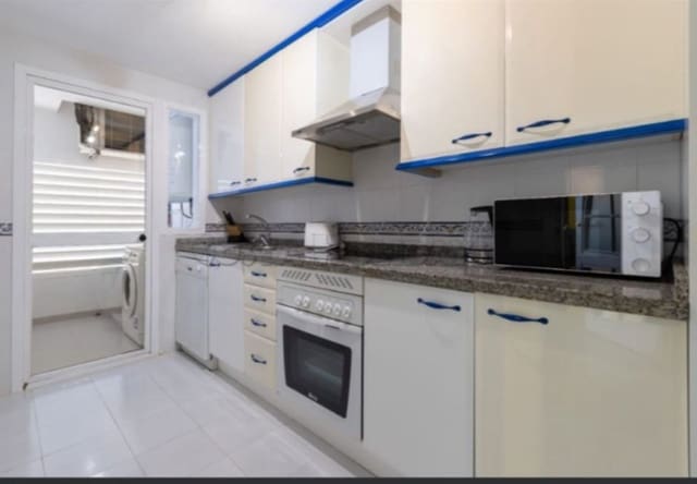 2 soveværelse Lejlighed til salg i La Duquesa / Puerto de la Duquesa, Manilva med swimmingpool garage - € 330.000 (Ref: 9417672)