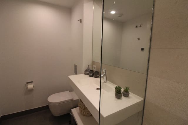 2 bedroom Apartment for sale in Fuengirola with pool garage - € 495,000 (Ref: 9417691)