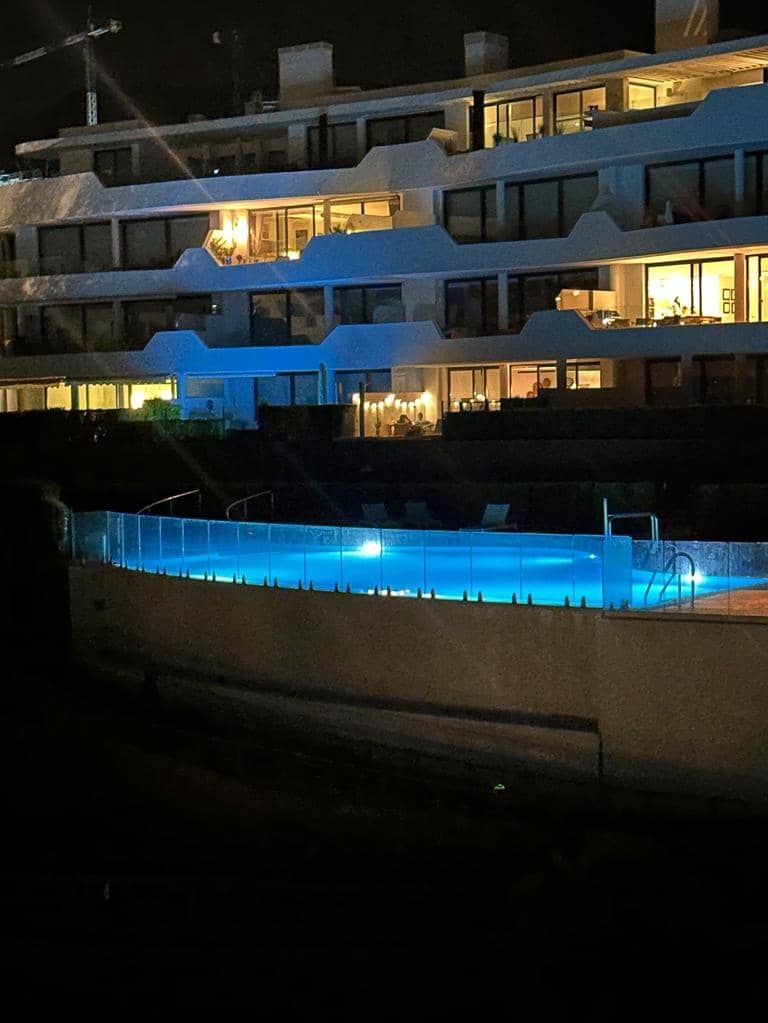 2 makuuhuone Huoneisto myytävänä paikassa Fuengirola mukana uima-altaan 
autotalli - 525 000 € (Ref: 9417691)