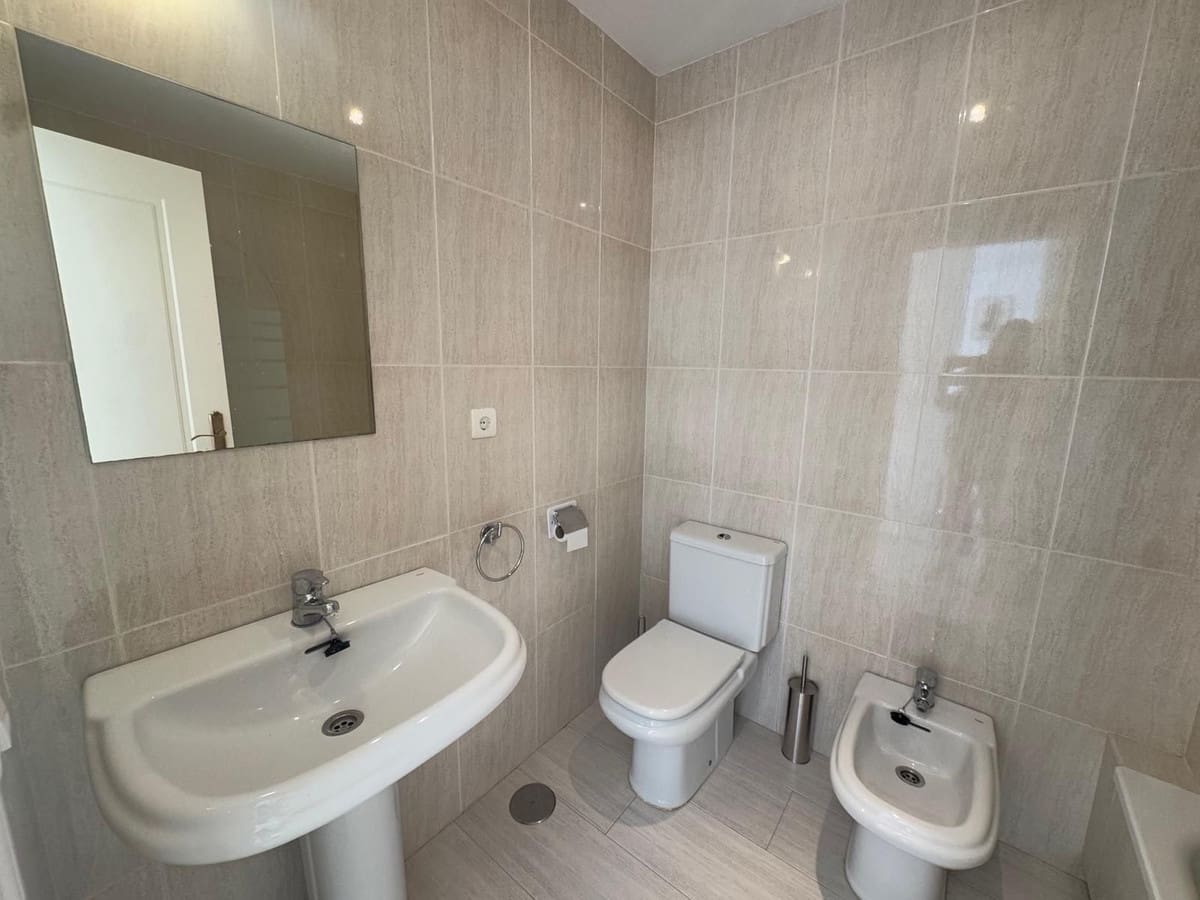 2 makuuhuone Huoneisto myytävänä paikassa Riviera del Sol mukana uima-altaan 
autotalli - 335 000 € (Ref: 9417692)