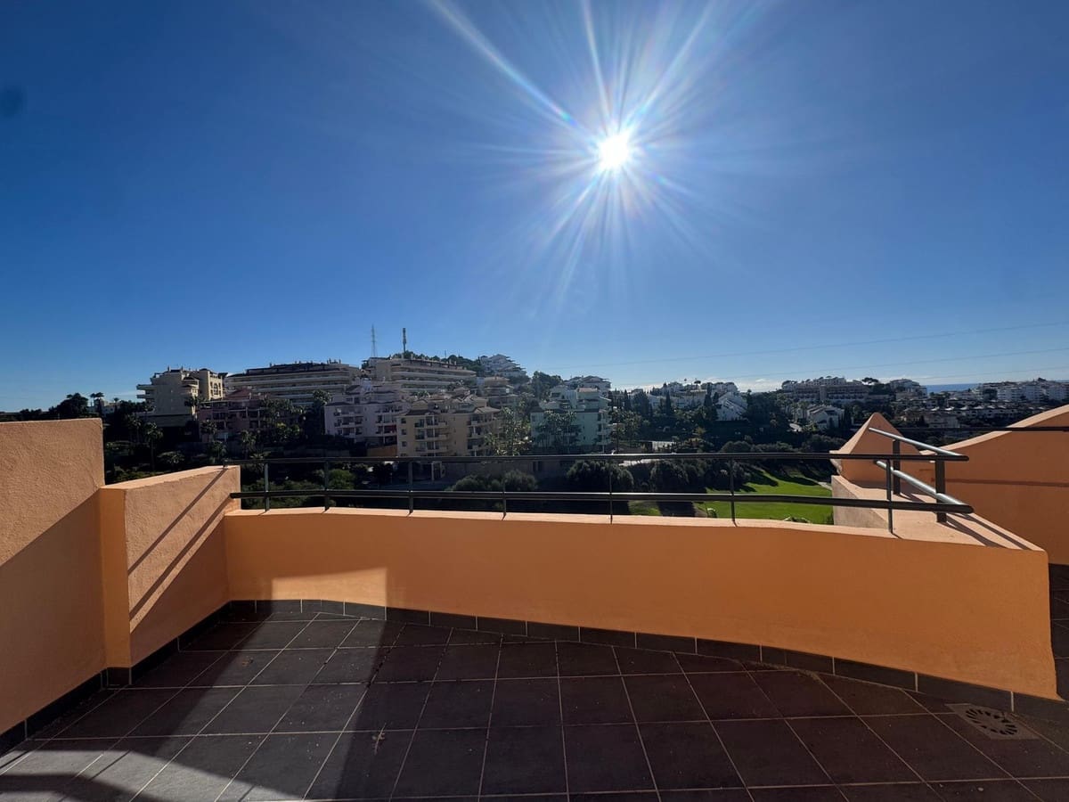 2 makuuhuone Huoneisto myytävänä paikassa Riviera del Sol mukana uima-altaan 
autotalli - 335 000 € (Ref: 9417692)